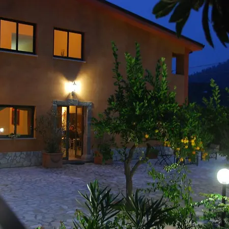 Casale E Relais 4* Motta Camastra